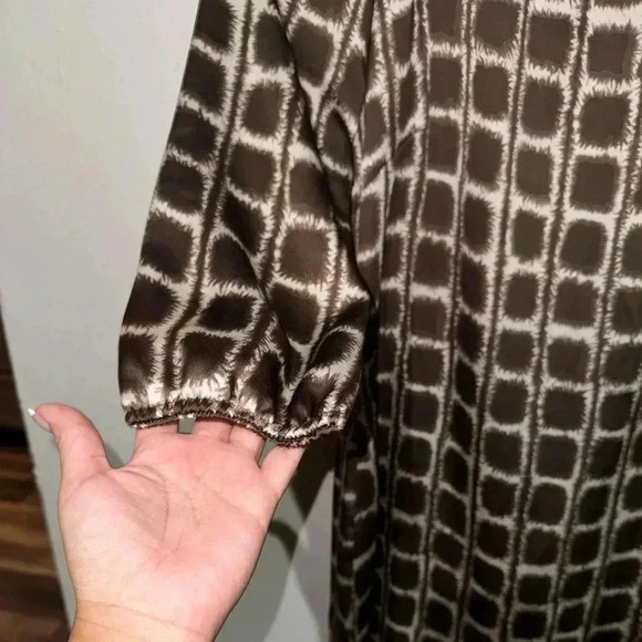 My story brown dress. Soft silky material - Picture 2 of 6